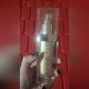 HUDA BEAUTY Gold Makeup Primer